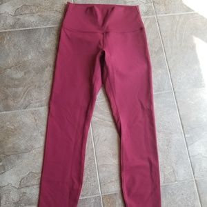 Lululemon wunder under leggings size 6